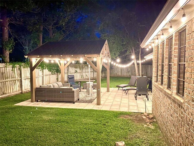 Building Photo - 3202 Pine Chase Dr