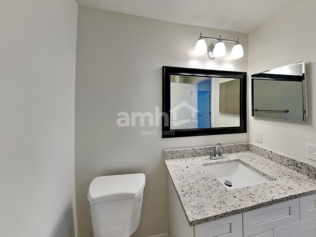 Building Photo - 7740 Harbor Lake Dr
