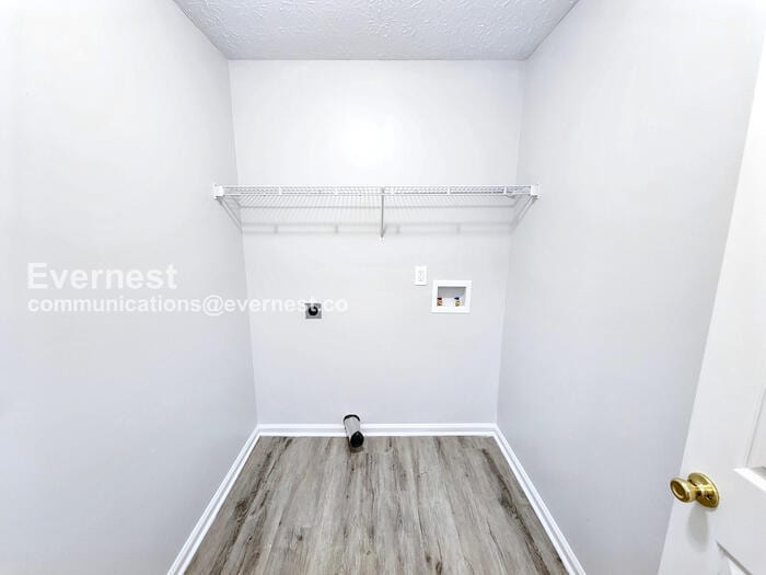 Building Photo - 707 Cloverdale Dr