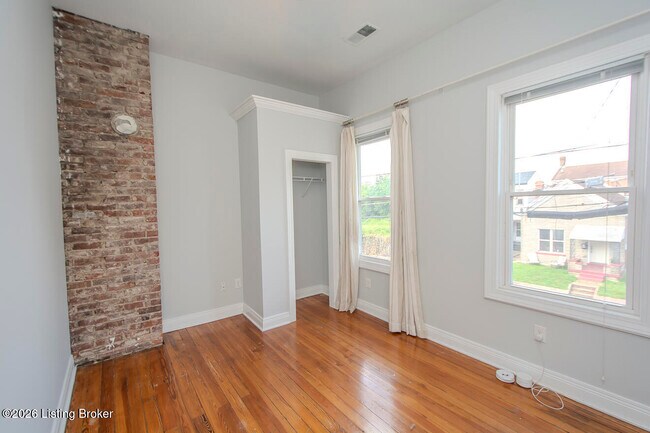 Building Photo - 1000 E Caldwell St