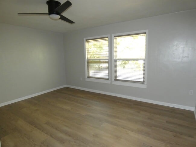 Building Photo - 1405 S Jefferson St