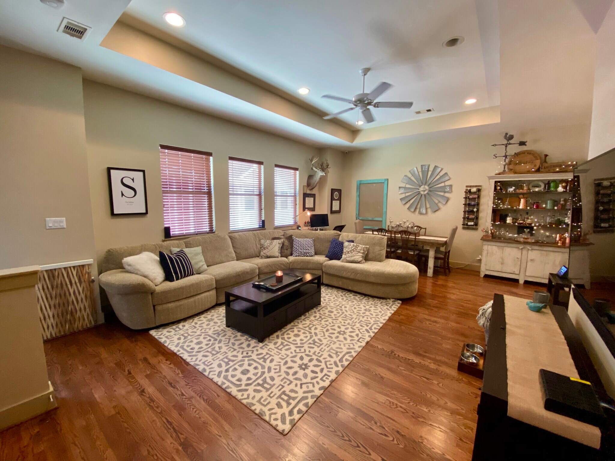 Upstairs living and dining room - 1728 W 25th St