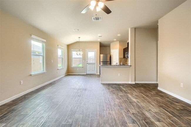 Building Photo - 102 Sulphur River Lp