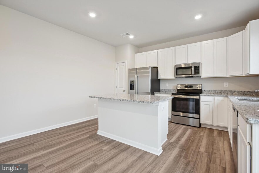 Building Photo - 121 Solstice Way