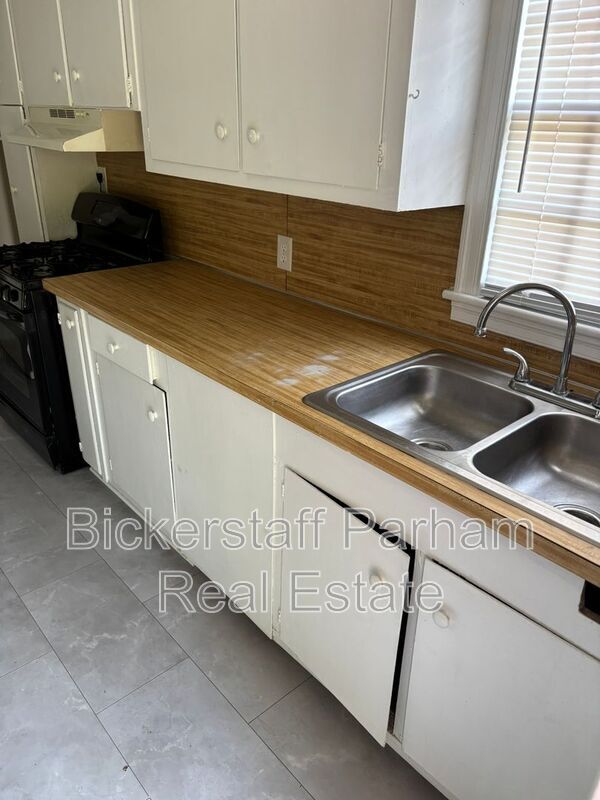 Building Photo - 3931 Dexter Dr