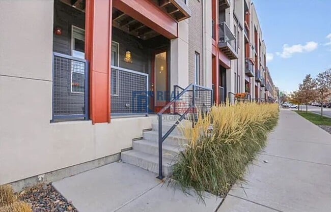 Building Photo - 7040 W Alaska Dr