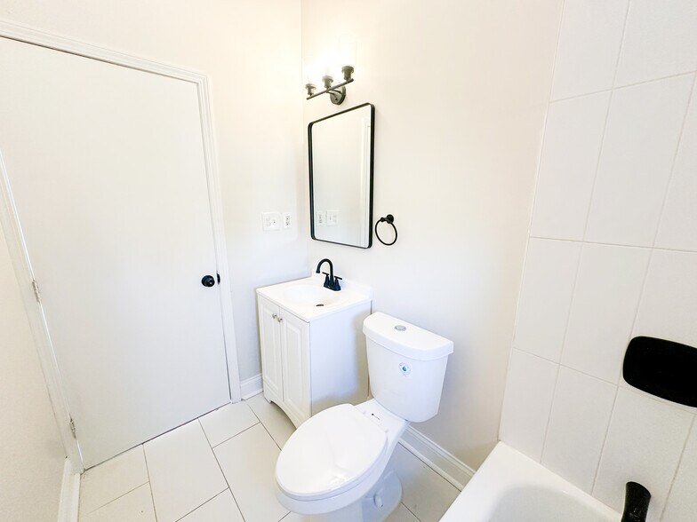 Building Photo - 3333 California Ave