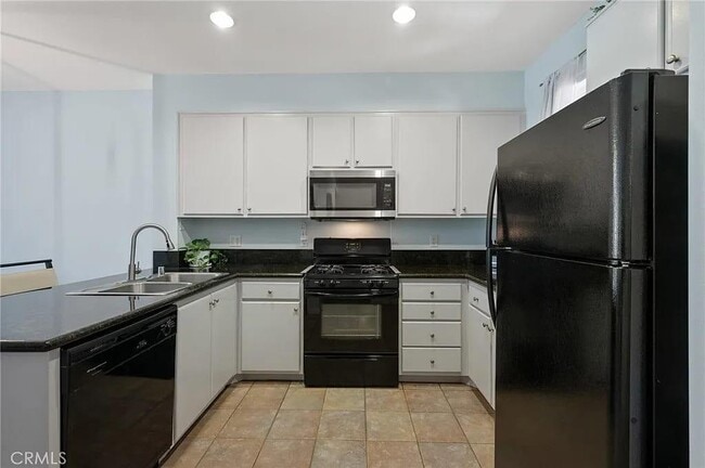 Building Photo - 2742 Cabrillo Ave