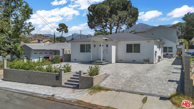 Building Photo - 10930 Eldora Ave