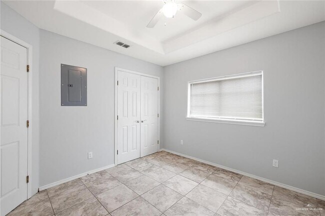 Building Photo - 8 5th St