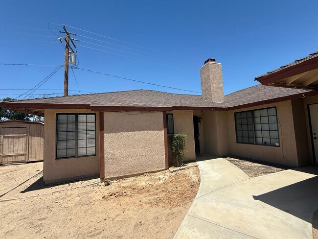 Building Photo - 20318 Thunderbird Rd