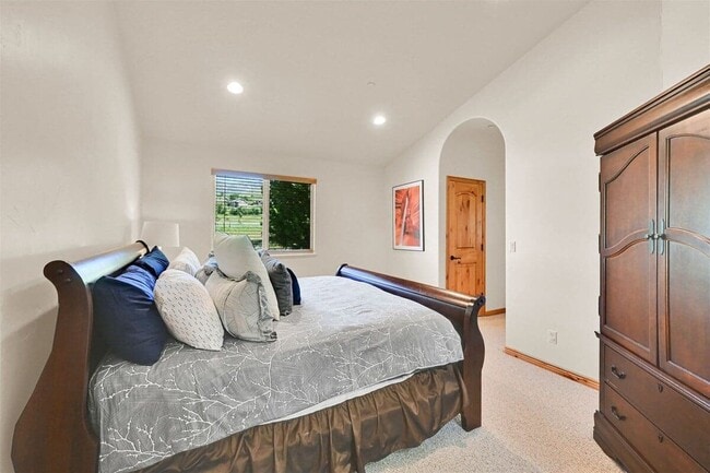 Building Photo - 5176 Fairview Loop