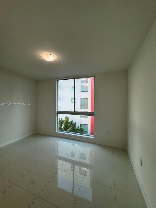 Building Photo - 7661 NW 107th Ave