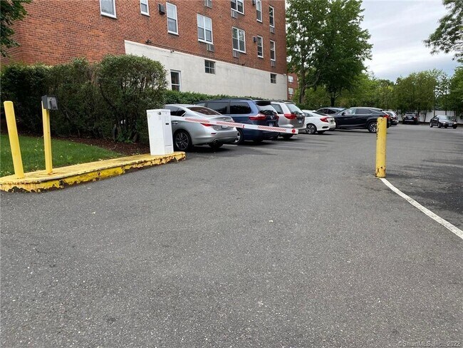 Building Photo - 46 Prospect St