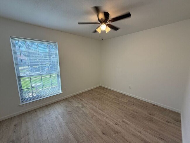 Building Photo - 1255 Valencia Ln