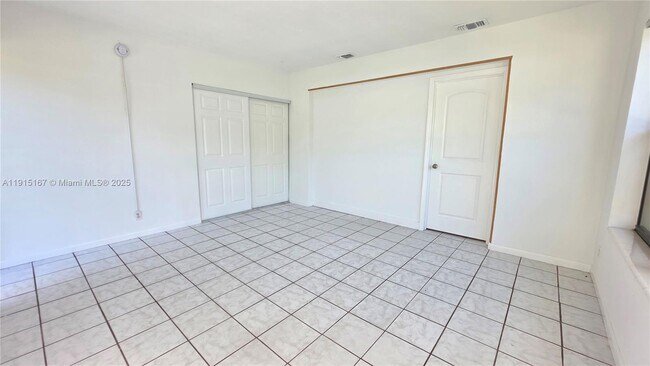 Building Photo - 525 NE 132nd Terrace