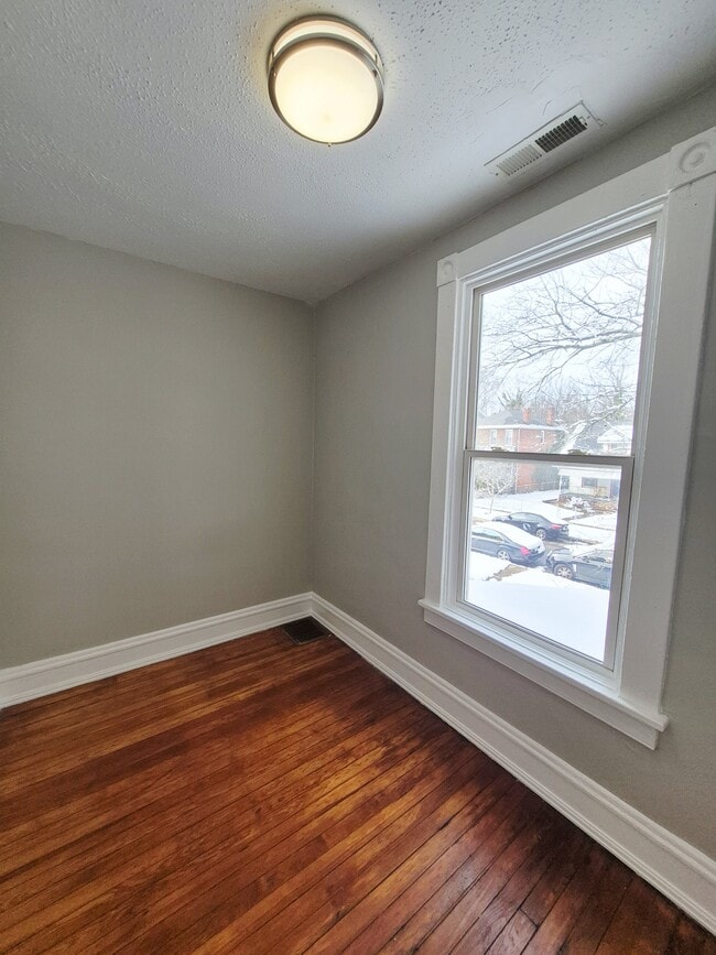 Building Photo - 3115 4th Ave