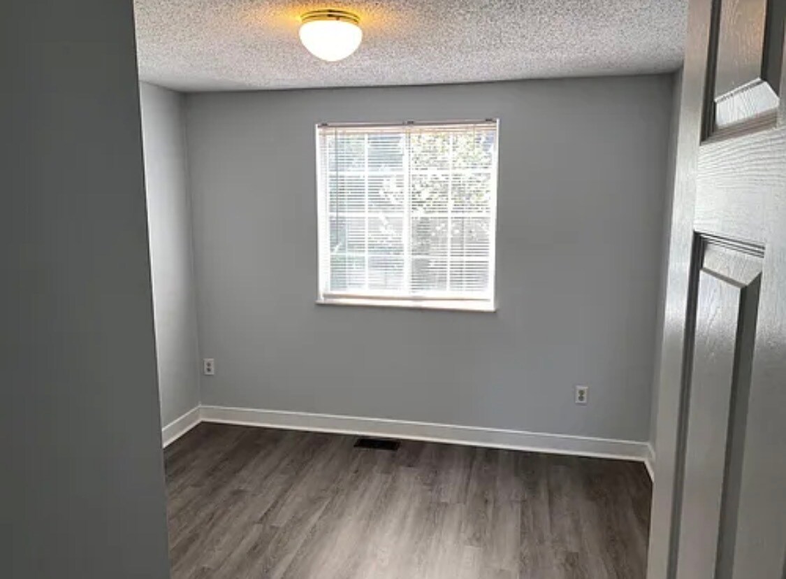 Building Photo - 9732 Springfield Woods Cir