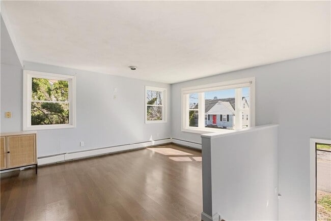 Building Photo - 102 Easton Ave