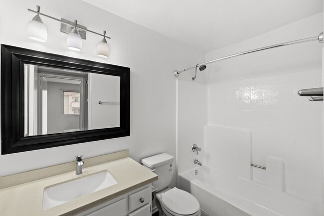 Interior Photo - 4432 Coldwater Canyon