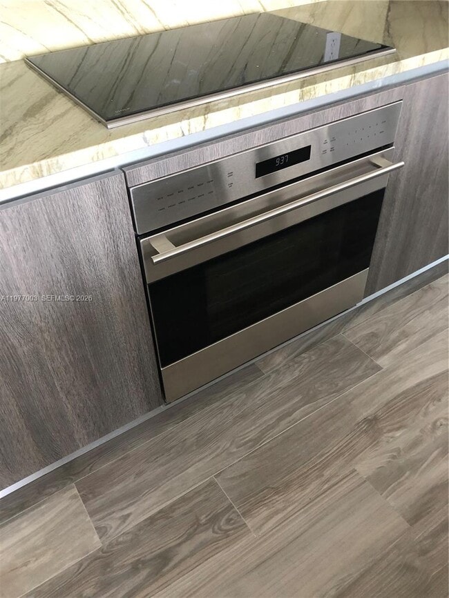 Building Photo - 801 S Miami Ave