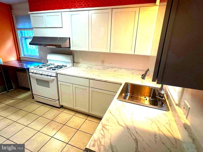 Building Photo - 4608 W Virginia Ave