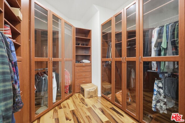 Building Photo - 9651 Sagebrush Ave