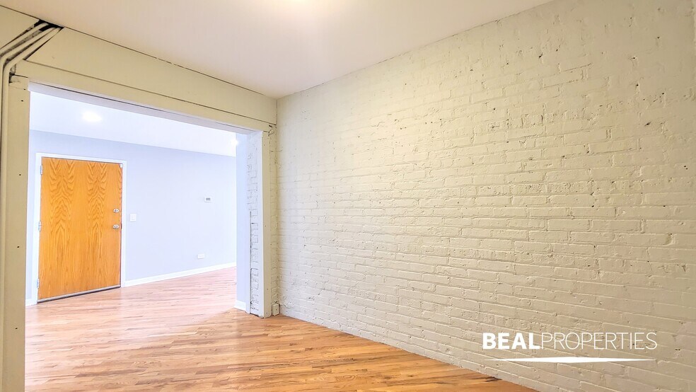 Building Photo - 2320 N Damen Ave