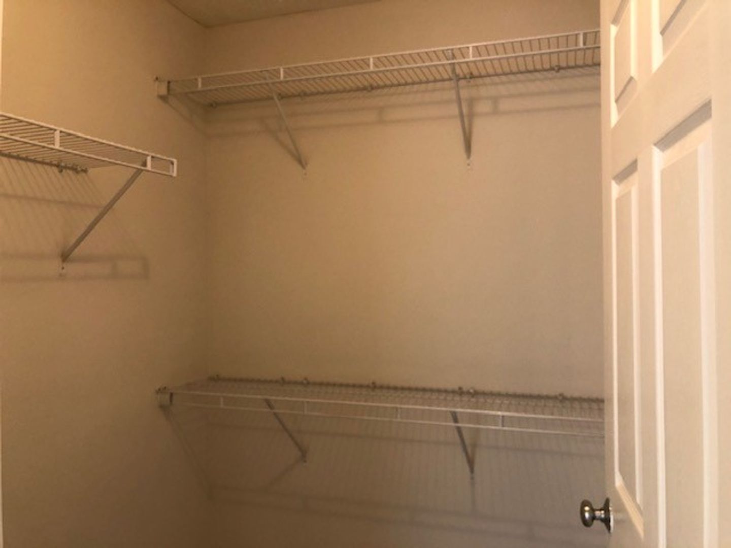 Building Photo - Southern Edge Condo - Close to Campus