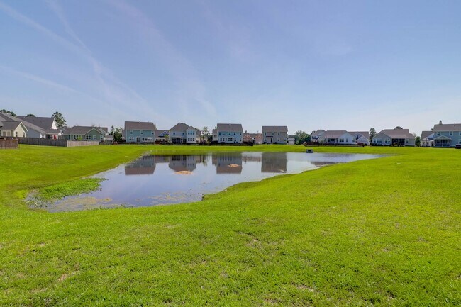 Building Photo - Pristine and Calm Home in Moncks Corner