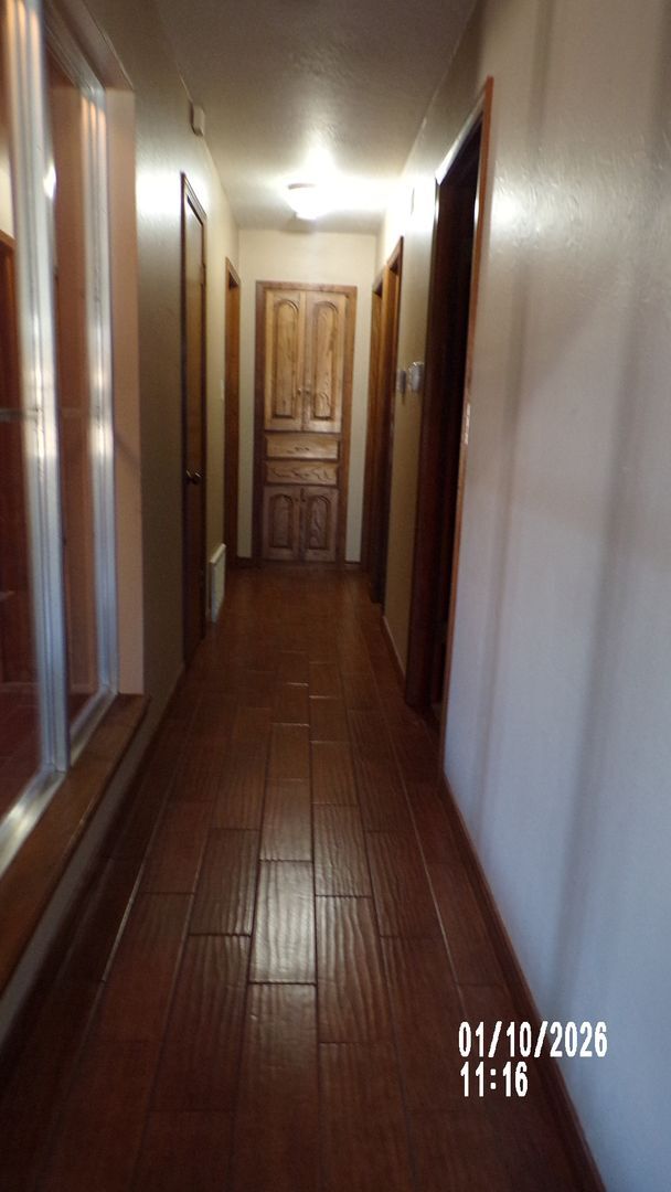 Building Photo - Fantasic Country Club West Home  1/2 OFF FIRST FULL MONTH'S RENT