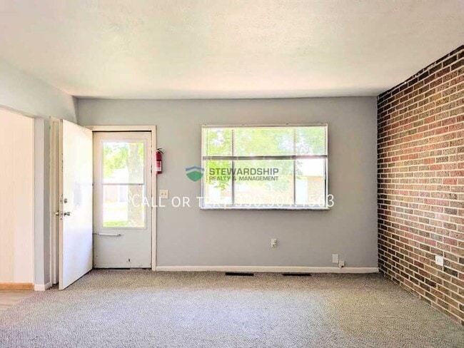 Building Photo - 15251 Lincoln Way W