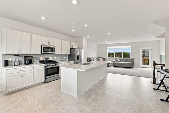 Building Photo - 3303 Trillium Cir