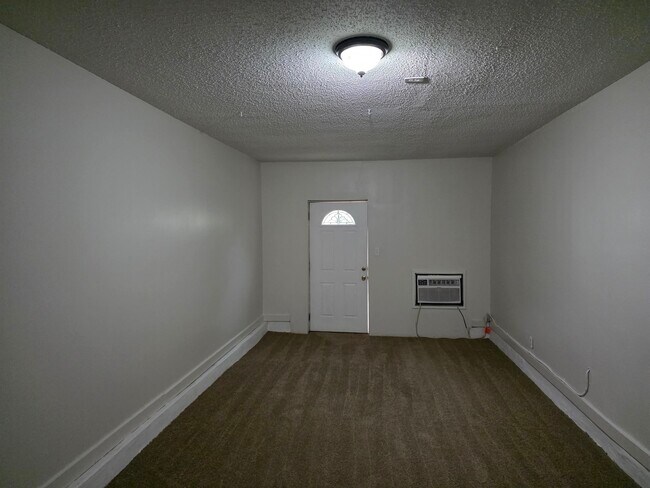 Building Photo - 3945 Oak Branch Cir E