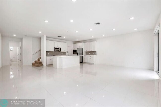 Building Photo - 214 Preserve Trl S