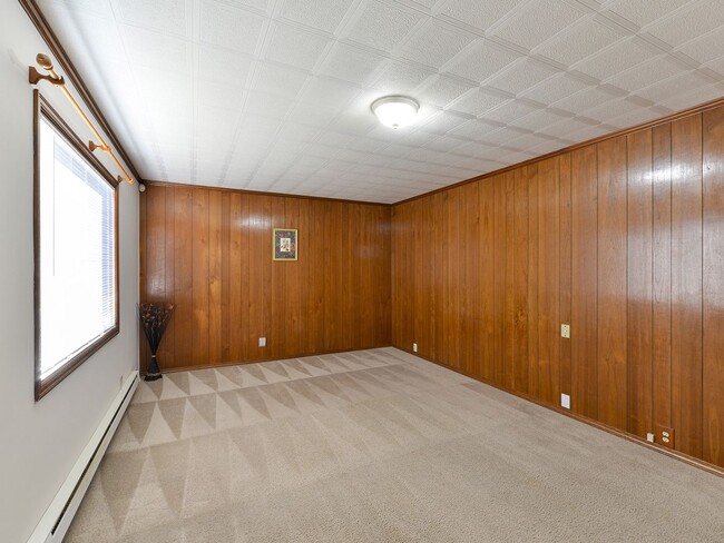 Building Photo - Beautiful One Level 2+ Bedroom Cottage in Renton!