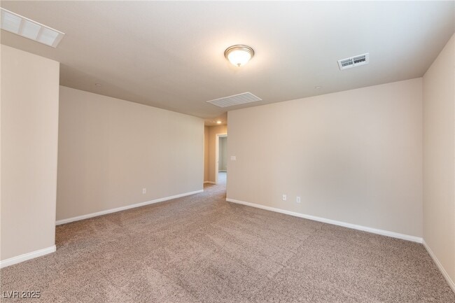 Building Photo - 480 Silverweed Ave