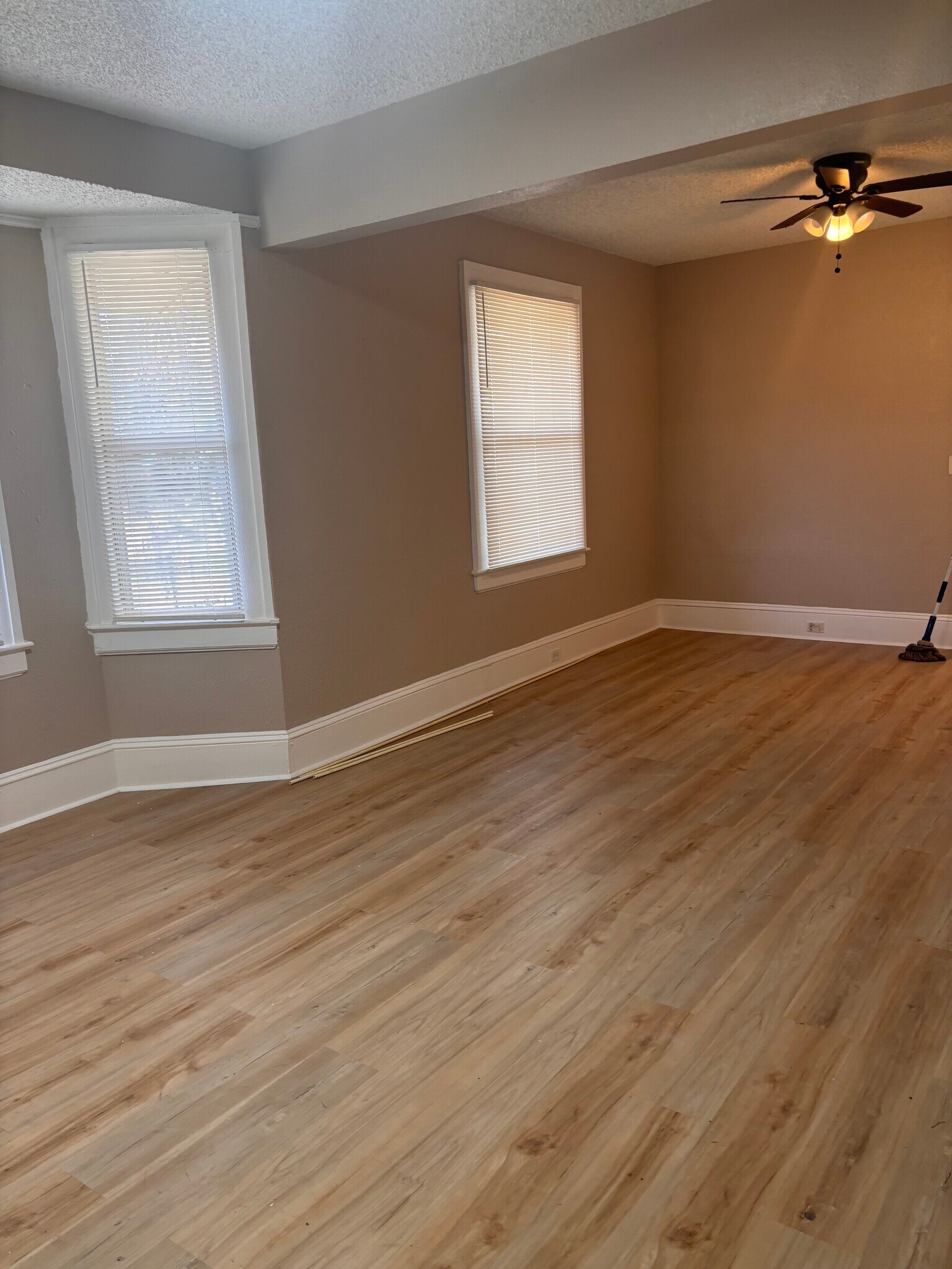 Building Photo - 617 Ivy St