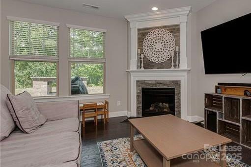 Building Photo - 15130 Oleander Dr