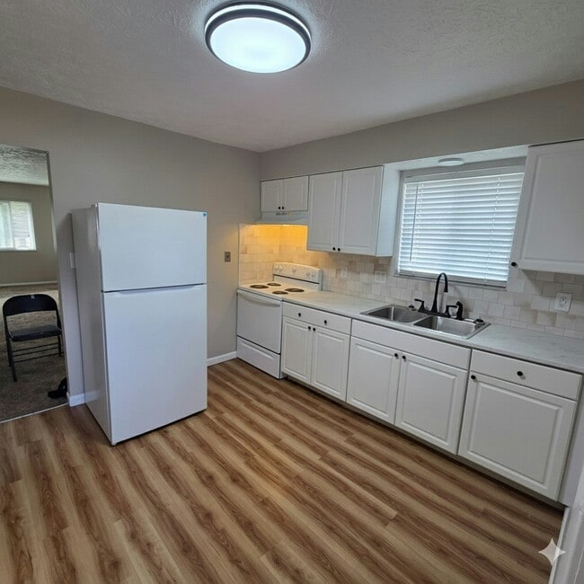 Building Photo - 4901 Guthrie Dr