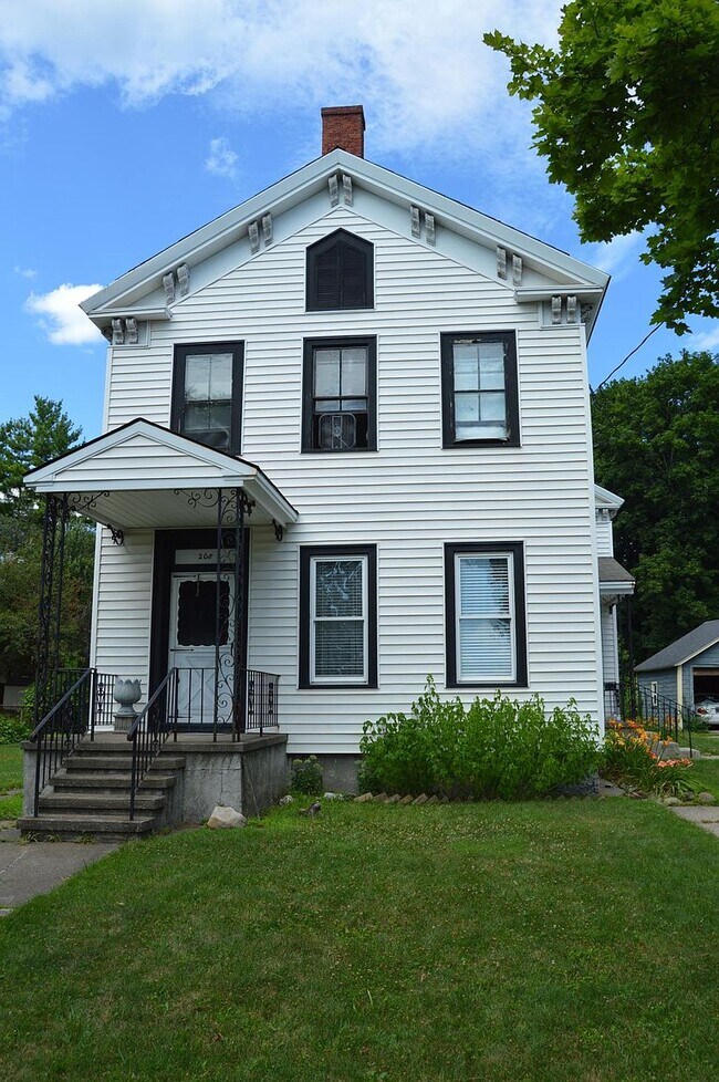 208 Warren St 208 Warren St Glens Falls NY 12801 Apartment Finder