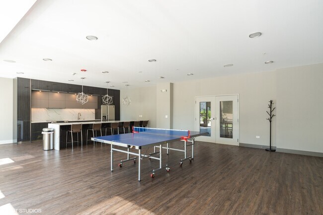 Building Photo - 18w070 Royce Blvd