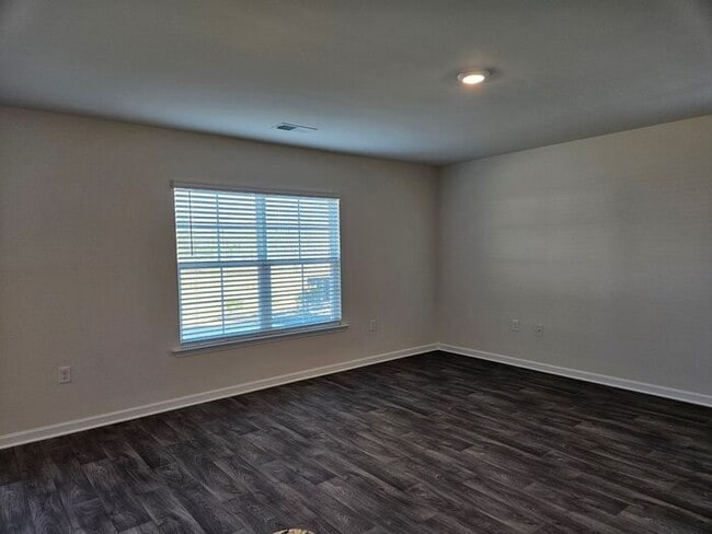 Building Photo - 122 Shumard Ct