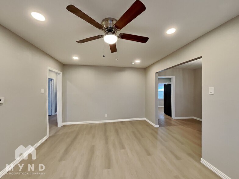 Building Photo - 2728 Rolinda Dr