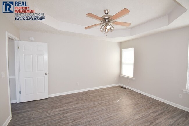 Building Photo - Adorable 3BR/2BA, attached 2 car garage in N. Murfreesboro on a corner lot!