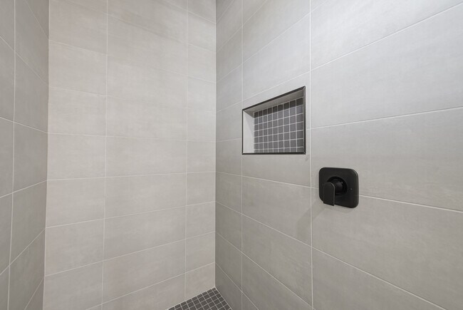 Building Photo - 3432 SW 8th St