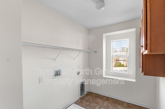 Building Photo - 124 Scottish Ave