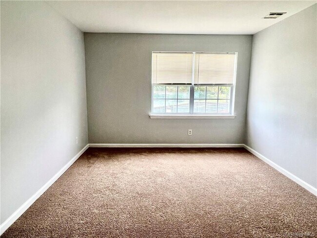 Building Photo - 51 Wood Lake Dr