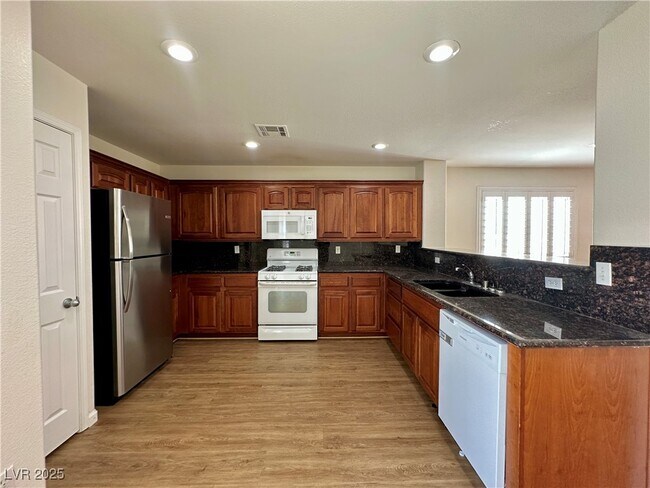 Building Photo - 9983 Alder Springs Ct