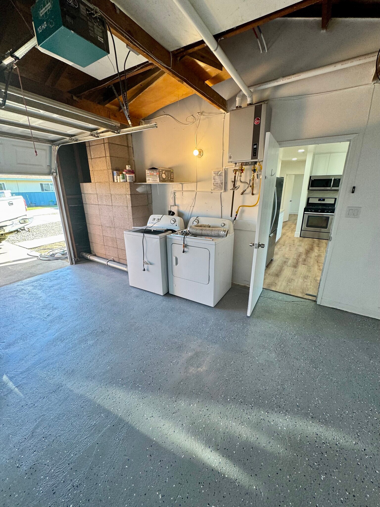 Garage with automatic door and laundry - 60 Ocean View Ave